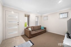 38 Corymbia St, Croudace Bay NSW 2280, Australia