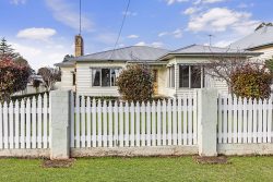 36 Roberts St, Hamilton VIC 3300, Australia