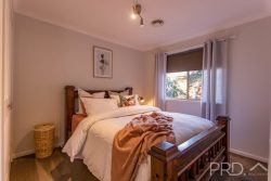 9 Martin Pl, Tumut NSW 2720, Australia