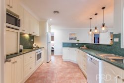 9 Martin Pl, Tumut NSW 2720, Australia