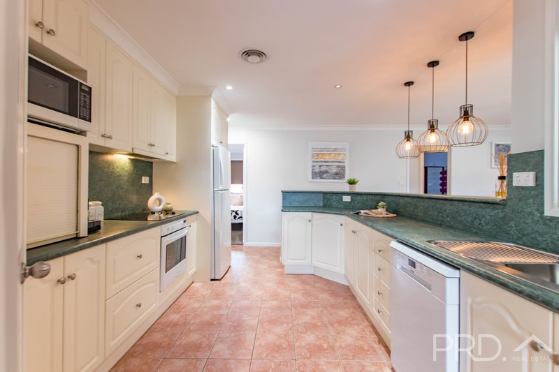 9 Martin Pl, Tumut NSW 2720, Australia
