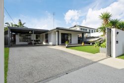 15 Birubi St, Minyama QLD 4575, Australia