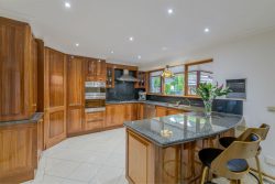 10 Pentland Ct, Glen Waverley VIC 3150, Australia