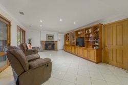 10 Pentland Ct, Glen Waverley VIC 3150, Australia