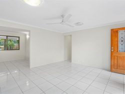 178 Harvey Rd, Redlynch QLD 4870, Australia