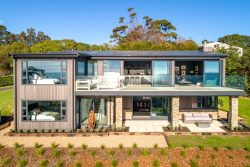 25 Great Barrier Road, Oneroa, Waiheke Island, Auckland, 1081, New Zealand