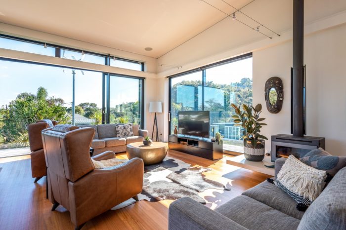 14 Hamilton Road, Surfdale, Waiheke Island, Auckland, 1081, New Zealand