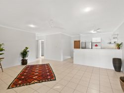 Unit 5/63-65 Kamerunga Rd, Stratford QLD 4870, Australia