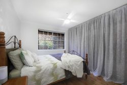 74 Manns Rd, Narara NSW 2250, Australia