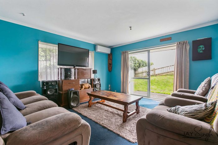 2/11 Solveig Place, Randwick Park, Manukau City, Auckland, 2105, New Zealand