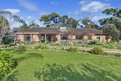 76 Okeefes Rd, Winslow VIC 3281, Australia