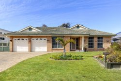 24 Bolt St, Shoalhaven Heads NSW 2535, Australia