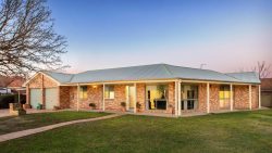 16 Bowyer Pl, Glenroy NSW 2640, Australia