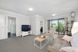 18/54 Canning Hwy, Victoria Park WA 6100, Australia