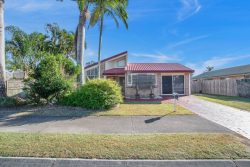 58 Fernleigh Ave, Andergrove QLD 4740, Australia