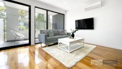 Unit 4/646 Warrigal Rd, Oakleigh South VIC 3167, Australia