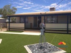 84 Oliver St, Meekatharra WA 6642, Australia