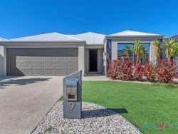 9 Ortona Cres, Secret Harbour WA 6173, Australia