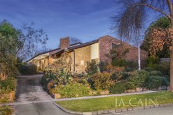 23 Summerhill Rd, Glen Iris VIC 3146, Australia