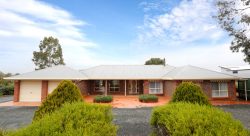 31 Winters Rd, Williamstown SA 5351, Australia