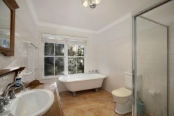 42A Horsfield Rd, Horsfield Bay NSW 2256, Australia