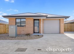 5 Ralph Terrace, Rokeby TAS 7019, Australia