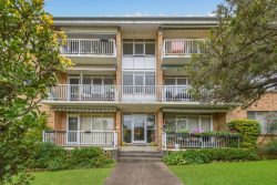 3/143-145 Burns Bay Rd, Lane Cove NSW 2066, Australia