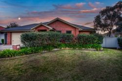 97 Egret Way, Thurgoona NSW 2640, Australia