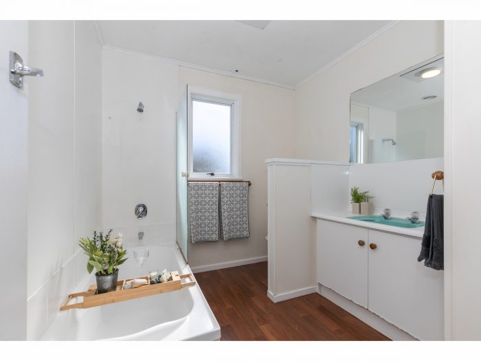 21 Acacia Crescent, Glenview, Hamilton, Waikato, 3206, New Zealand