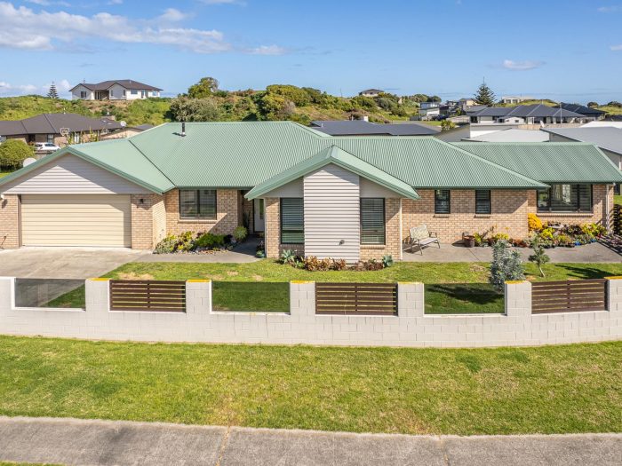 12 Golf Vue Place, Castlecliff, Whanganui, Manawatu / Whanganui, 4501, New Zealand