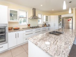 12 Golf Vue Place, Castlecliff, Whanganui, Manawatu / Whanganui, 4501, New Zealand