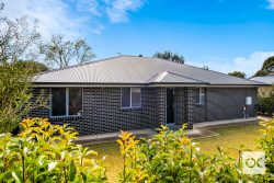 Unit 1/12 Kangarilla Rd, McLaren Vale SA 5171, Australia