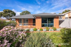 5 Lawrence Ave, Sunbury VIC 3429, Australia