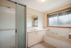 Unit 2/99 Mitchell St, Wodonga VIC 3690, Australia