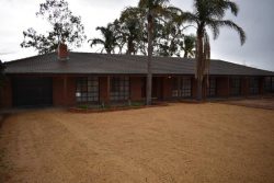 30 Wheatley Rd, Loxton SA 5333, Australia