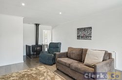 24 Bellview Ct, Mansfield VIC 3722, Australia