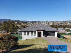 12 John Howe Cct, Muswellbrook NSW 2333, Australia