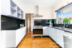 2 Kings Pl, Beverly Hills NSW 2209, Australia
