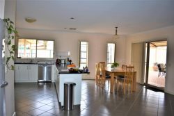 14 Milich Ct, Loxton SA 5333, Australia