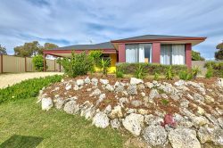 1 Oldham Pl, Usher WA 6230, Australia