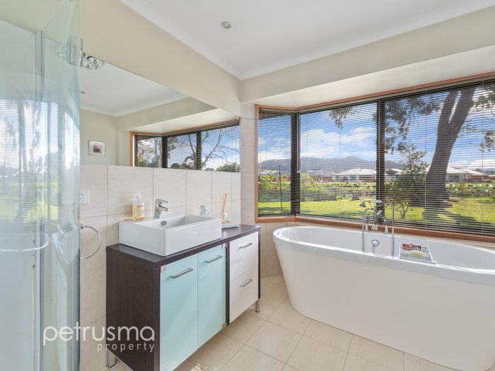 25 Seabrook St, Seven Mile Beach TAS 7170, Australia