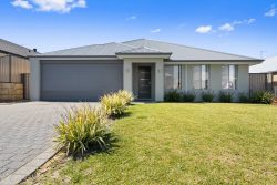 6 Halcyon Cres, Aveley WA 6069, Australia