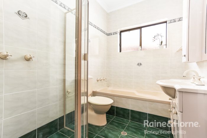 76 Staples St, Kingsgrove NSW 2208, Australia