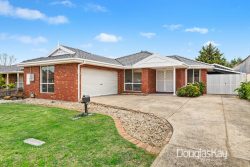 4 Clematis Pl, Sunshine West VIC 3020, Australia