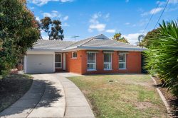 14 Higgins St, Hackham SA 5163, Australia