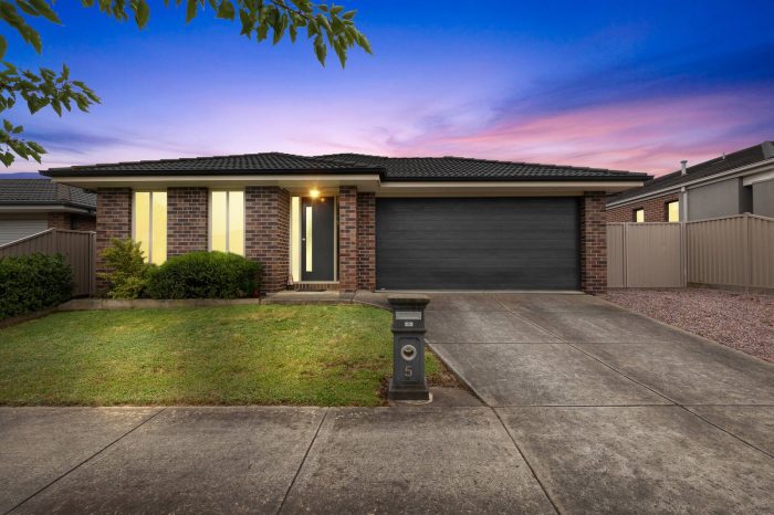 5 Carbine Dr, Alfredton VIC 3350, Australia