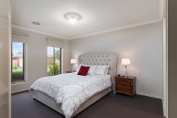 5 Carbine Dr, Alfredton VIC 3350, Australia