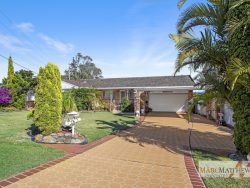 2 Leonard Ave, Toukley NSW 2263, Australia