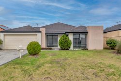 44 McLarty Rd, Pinjarra WA 6208, Australia