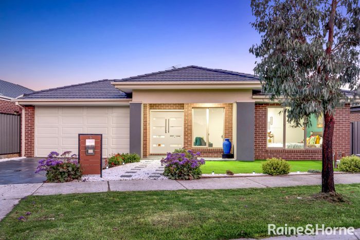 16 Peninsula Cres, Craigieburn VIC 3064, Australia